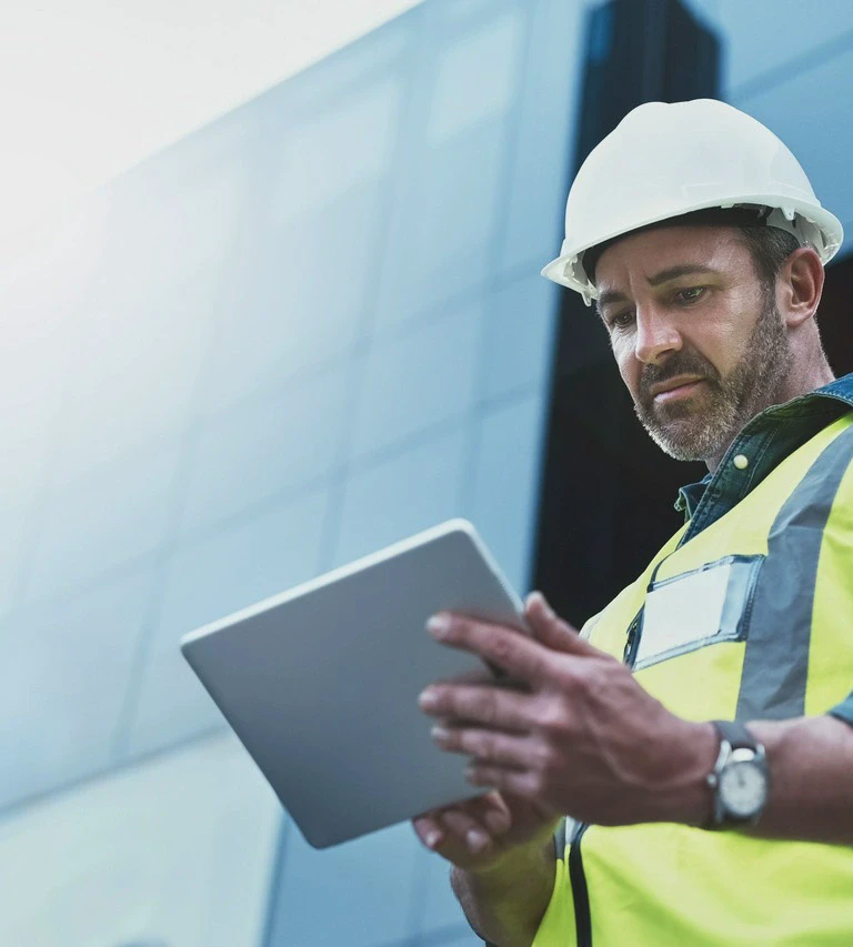 Kierownik z tabletem